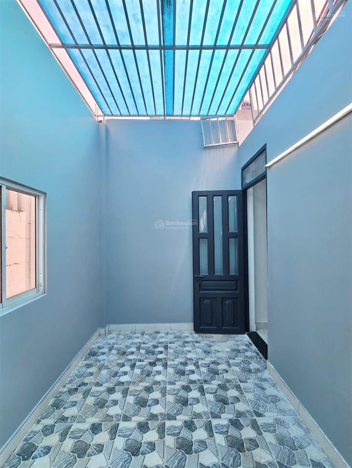 Chủ gửi bán căn nhà 1 trệt 2 lầu (hoàn công) tại kdc ngay chợ mới bửu long. giá chỉ 3.950 tỷ