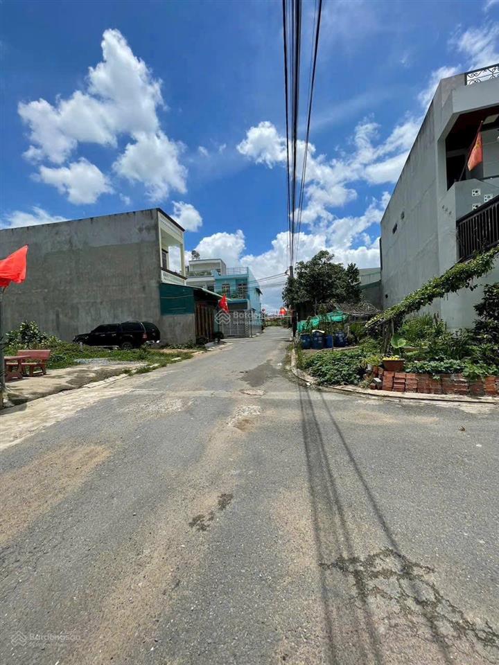 Bán đất (lô góc 2 mặt tiền). dt 92m2 thổ cư 100% đường nhựa 6m thuộc kdc hoá an. giá chỉ 2,250 tỷ