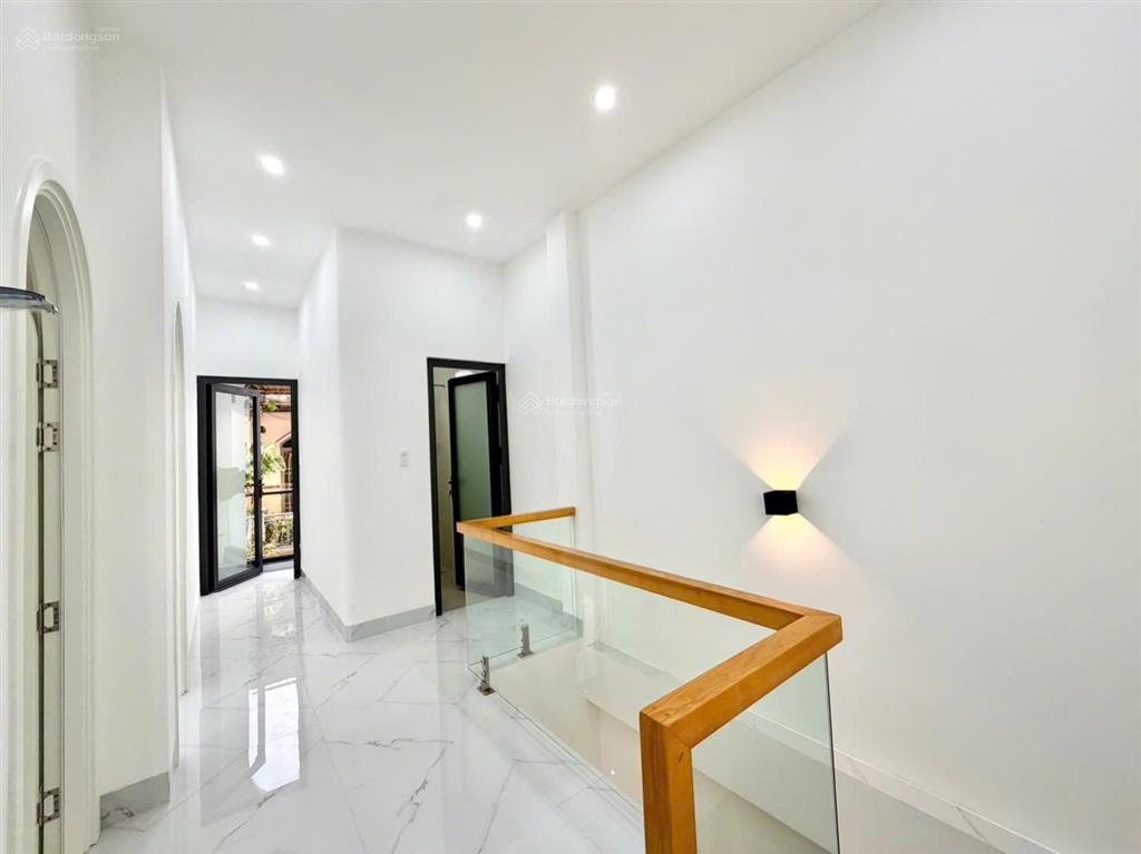 Bán nhà 1 trệt 1 lầu góc 2 mặt tiền (hoàn công) vị trí ngay chợ tân vạn. giá chỉ 2,790 tỷ