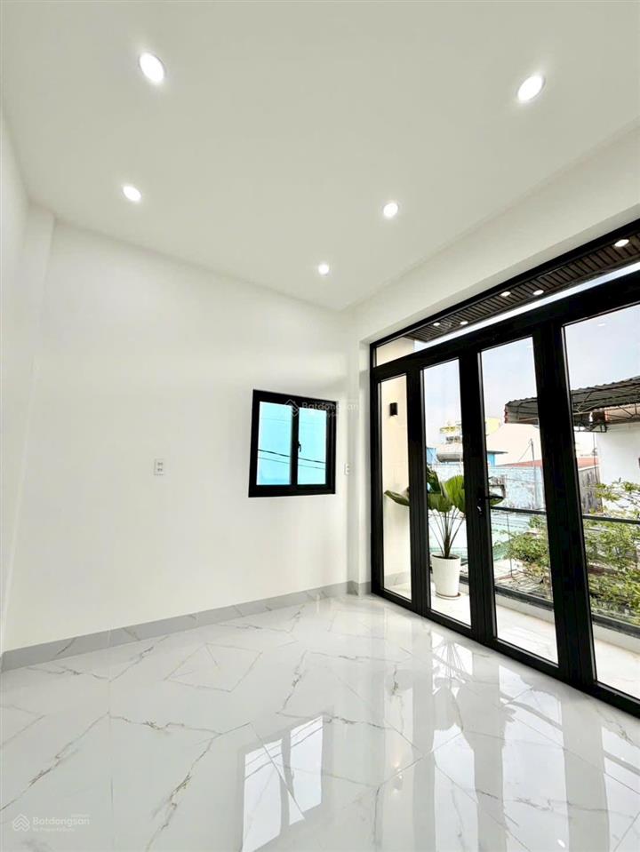 Bán nhà 1 trệt 1 lầu góc 2 mặt tiền (hoàn công) vị trí ngay chợ tân vạn. giá chỉ 2,790 tỷ