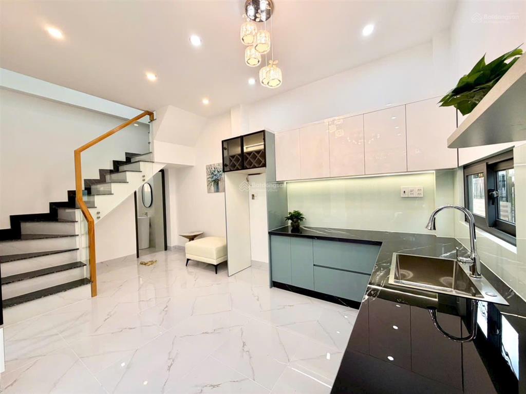 Bán nhà 1 trệt 1 lầu góc 2 mặt tiền (hoàn công) vị trí ngay chợ tân vạn. giá chỉ 2,790 tỷ