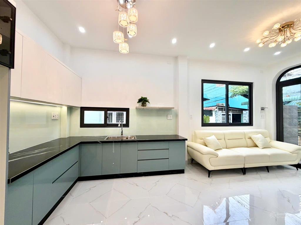 Bán nhà 1 trệt 1 lầu góc 2 mặt tiền (hoàn công) vị trí ngay chợ tân vạn. giá chỉ 2,790 tỷ