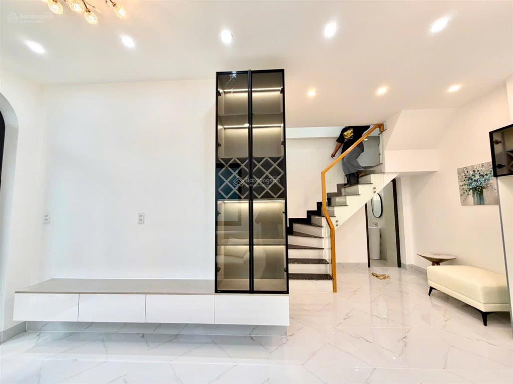 Bán nhà 1 trệt 1 lầu góc 2 mặt tiền (hoàn công) vị trí ngay chợ tân vạn. giá chỉ 2,790 tỷ