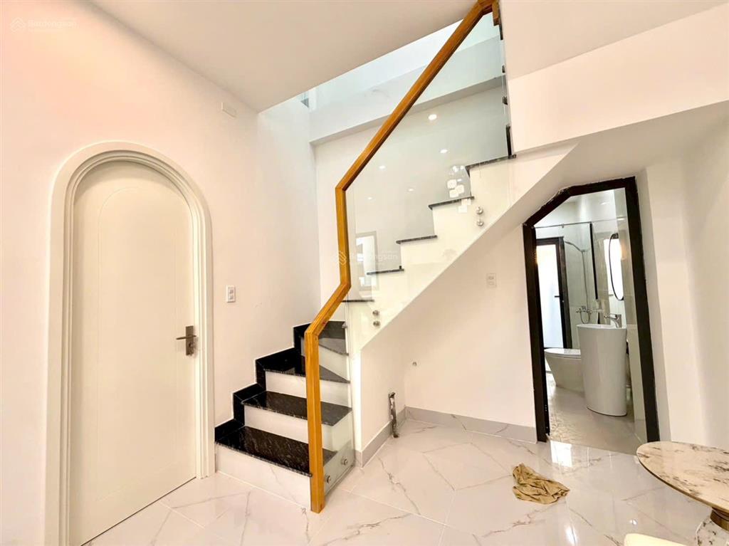 Bán nhà 1 trệt 1 lầu góc 2 mặt tiền (hoàn công) vị trí ngay chợ tân vạn. giá chỉ 2,790 tỷ