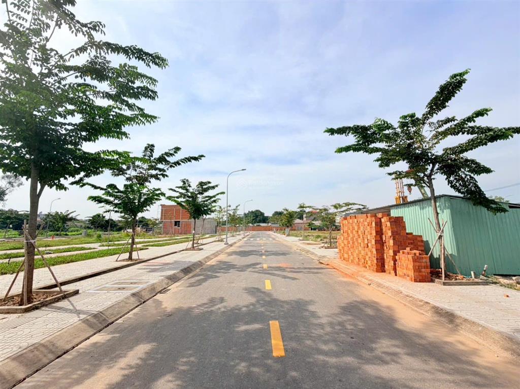 Bán đất (dt 90m25m x 18m) sổ riêng thổ cư 100% đường 6m vỉa hè 3m tđc bửu hoà. giá chỉ 3,150 tỷ