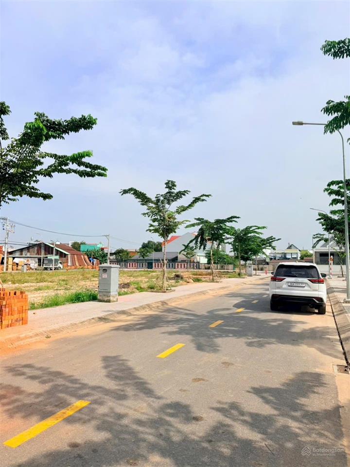 Bán đất (dt 90m25m x 18m) sổ riêng thổ cư 100% đường 6m vỉa hè 3m tđc bửu hoà. giá chỉ 3,150 tỷ