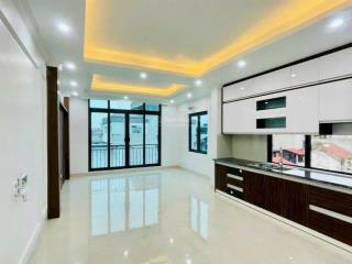 Chính chủ cho thuê nhà mới xây cầu giấy 60m 7 tầng thông sàn, thang máy, đầy đủ điều hòa, oto 43tr