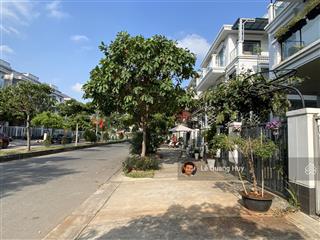 Bán căn nhà phố vị trí 1  đường 25m trục chính lakeview 4tầng kinh doanh chỉ 20,5tỷ đang chờ ra sổ