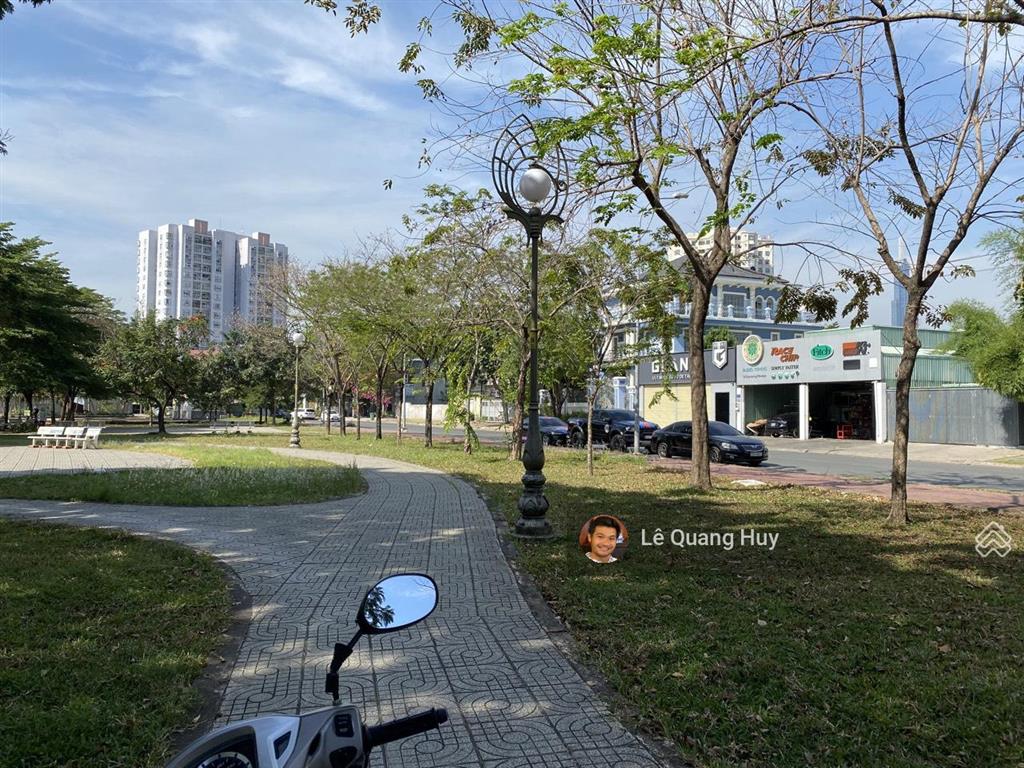 Hot đất mt cao đức lân, đẹp đối diện hồ công viên, xây bt 10x20m chỉ 243tr/m2 lõi an phú an khánh