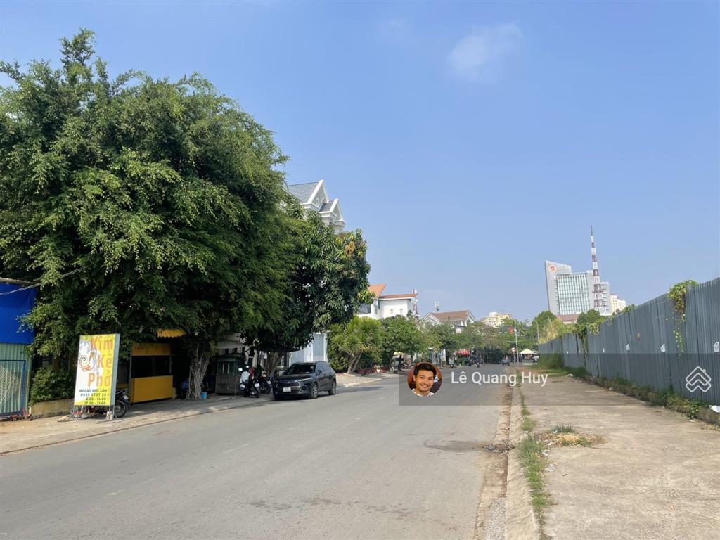 Hot đất mt cao đức lân, đẹp đối diện hồ công viên, xây bt 10x20m chỉ 243tr/m2 lõi an phú an khánh