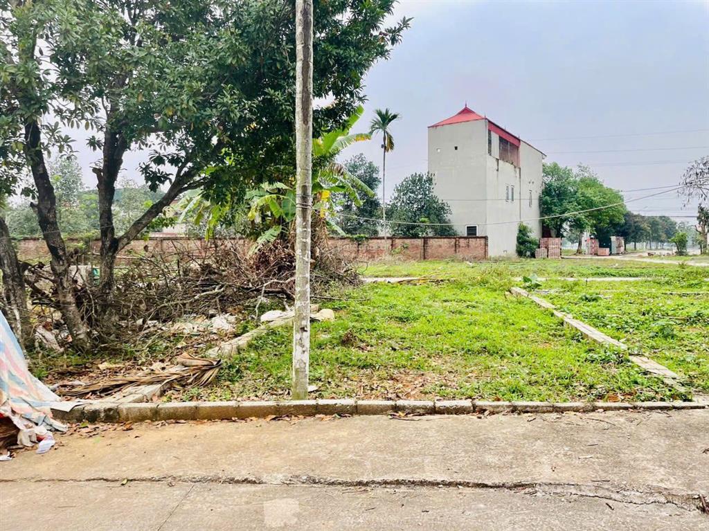 Cần bán gấp lô đất 68,9m  2 mặt tiền trước sau, full thổ cư tại linh sơn