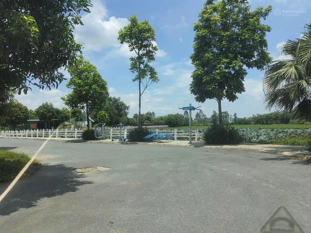 Cần bán gấp lô đất 68,9m  2 mặt tiền trước sau, full thổ cư tại linh sơn