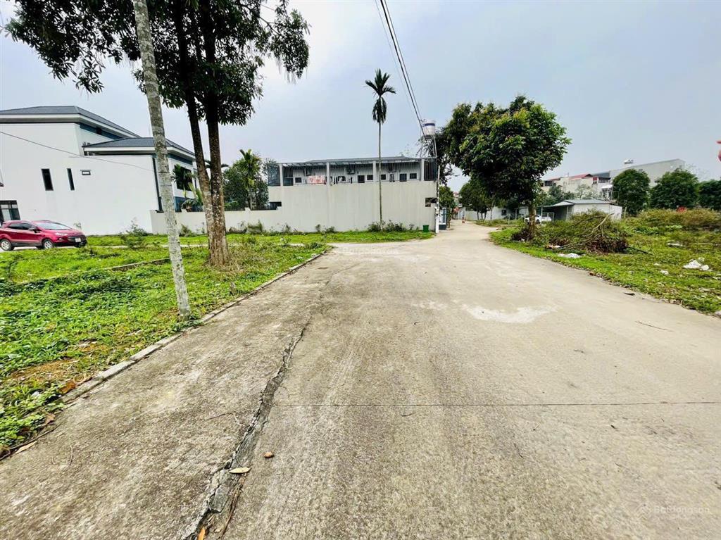 Cần bán gấp lô đất 68,9m  2 mặt tiền trước sau, full thổ cư tại linh sơn