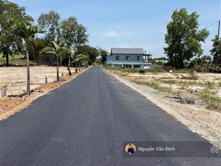 Thị trấn phước hải, bà rịa vũng tàu
diện tích 131m2 có 2 mặt tiền trước sau, ngang 5,7m60 thổ cư