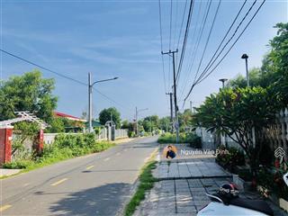 Xã biển phước hảitp hcm
diện tích 335m2 ngang 9,8msâu 35m nở hậu 10,3
có 100 thổ cưcó rào đep