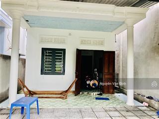 Bán đất tặng nhà sau chợ phước hải
đi bộ ra biển 700m
diện tích 106m25,5mx20m70 thổ cưgiá 2tyx