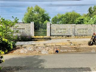 6.5 tỷ cực đẹp sổ sẵn, 580m2  có 20m mặt tiền  có 180 thổ cư giá 6ty5, đường ngô quyền trung tâm