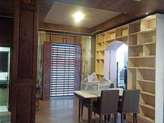 Chính chủ cần bán nhà 4t, dân xây âu cơ, tây hồ, dt 94m2, giá 16.5tỷ vị trí đẹp cách mặt phố âu cơ