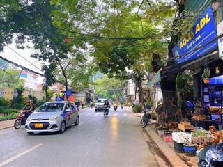 Mặt phố hoàng hoa thám  5 tầng 1 hầm  thang máy  vỉa hè kinh doanh  vị trí đắc địa  dt3