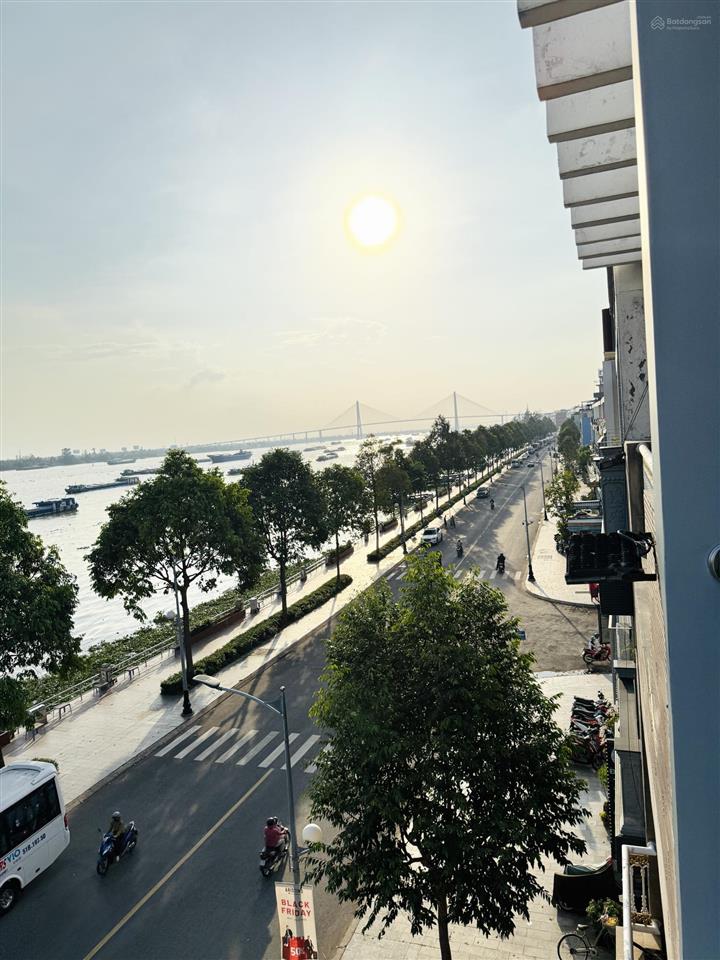 Cho thuê nhà mặt tiền hoàng sa cách bến du thuyền 100m, hoàn thiện cơ bản + có sẵn thang máy