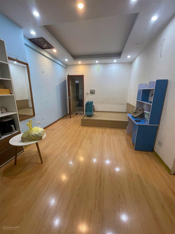 Bán nhà riêng phố bạch mai, 12,5 tỷ, 33m2 x 6 tầng. mt 4.2m. ô tô đỗ cửa, 50m ra phố, nhà mới đẹp