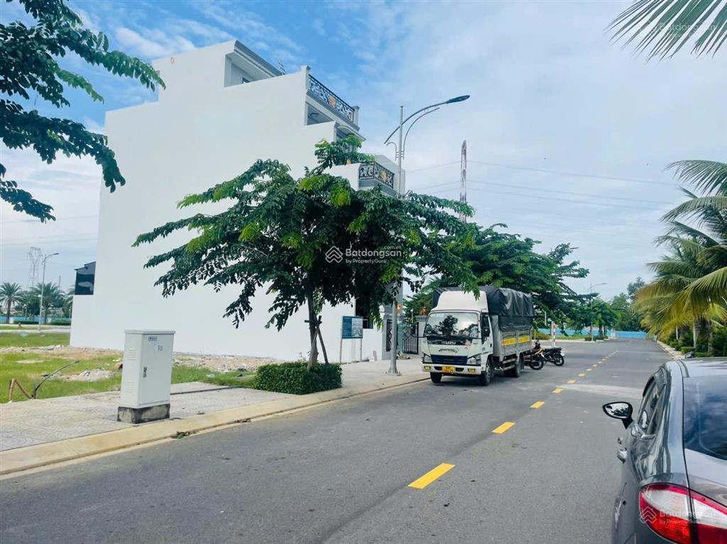 Thanh lý chính chủ lô đất 100m2 1.220tỷ sổ sẵn liền kề kdc lộc an hướng trục đường đi về sân bay