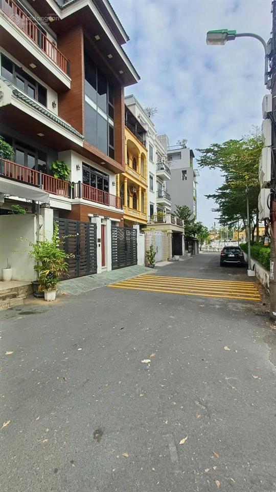 Bán nhà phố lâm hạ phường bồ đề hà nội dt 113,9 m2 mặt tiền 7m view hồ và vườn hoa.  0961 833 ***