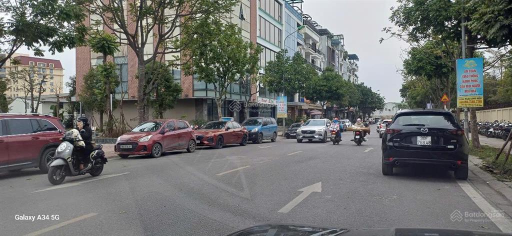 Bán nhà phố lâm hạ phường bồ đề hà nội dt 113,9 m2 mặt tiền 7m view hồ và vườn hoa.  0961 833 ***