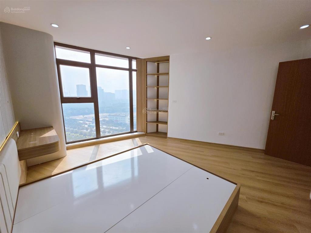 Tôi chính chủ cần bán căn hộ 3 phòng ngủ 110m2 tòa ct5b mễ trì thượng, full đồ cao cấp, sổ lâu dài