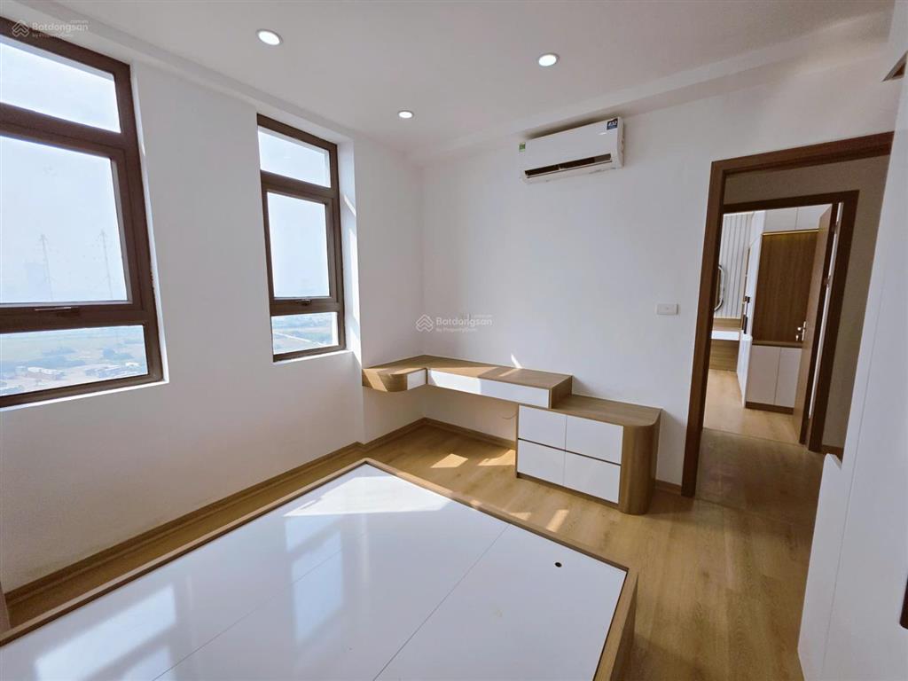 Tôi chính chủ cần bán căn hộ 3 phòng ngủ 110m2 tòa ct5b mễ trì thượng, full đồ cao cấp, sổ lâu dài