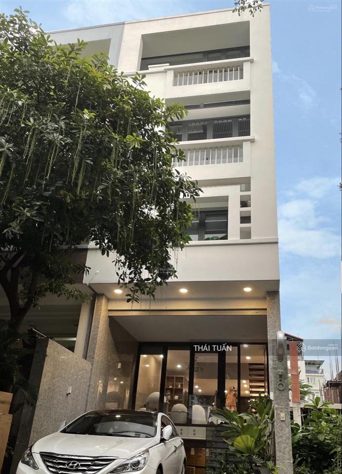 Cần bán gấp nhà mặt tiền đường số 6, tân phong, quận 7, giá 6,7 tỷ/100m2 (5x20m) 1 trệt 3 lầu, 5pn