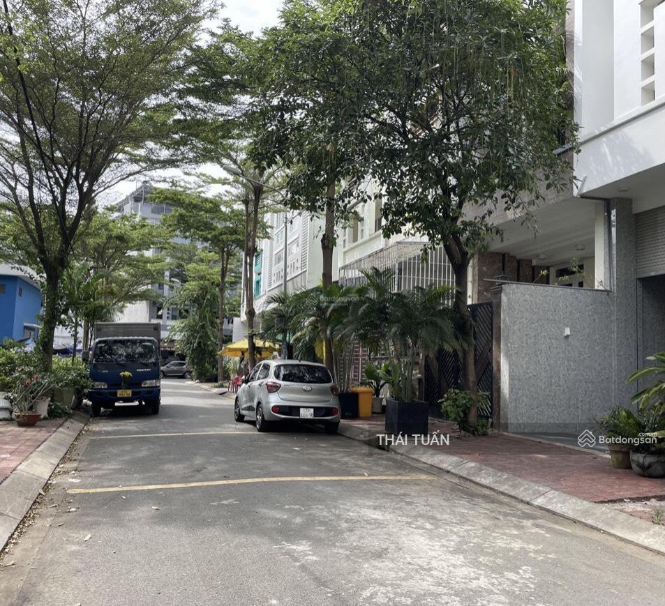 Cần bán gấp nhà mặt tiền đường số 6, tân phong, quận 7, giá 6,7 tỷ/100m2 (5x20m) 1 trệt 3 lầu, 5pn