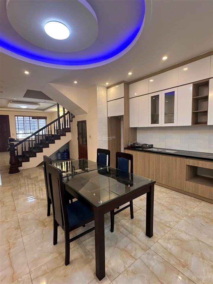 Liền kề mặt phố trung tâm dân cư tri thức cao cách biển 500m gần trường chợ đi lại thuận tiện