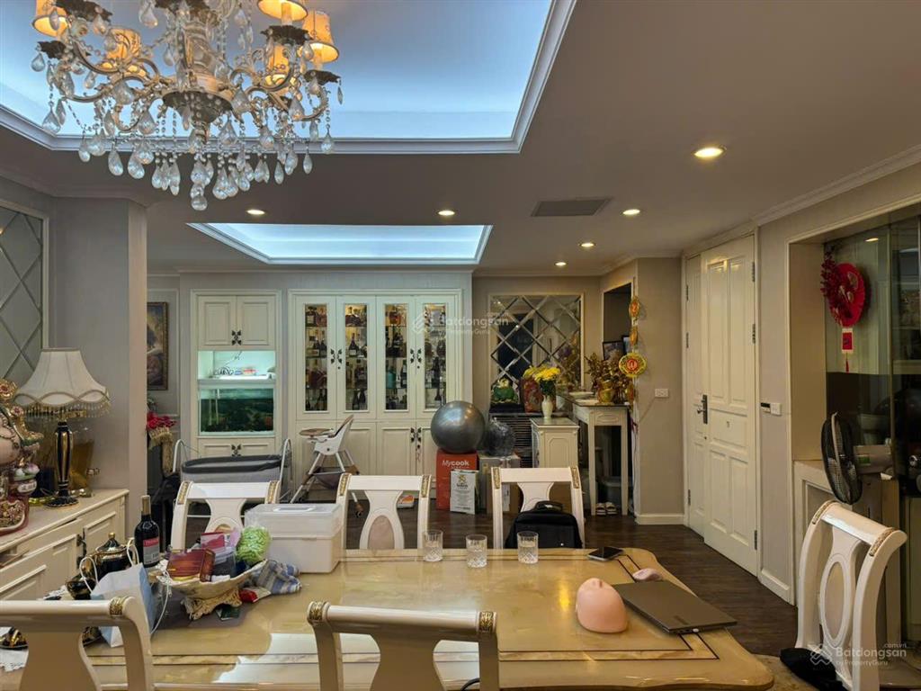 Bán căn hộ 4 ngủ ciputra p2 182m2 đủ nội thất giá tốt 0974 606 ***