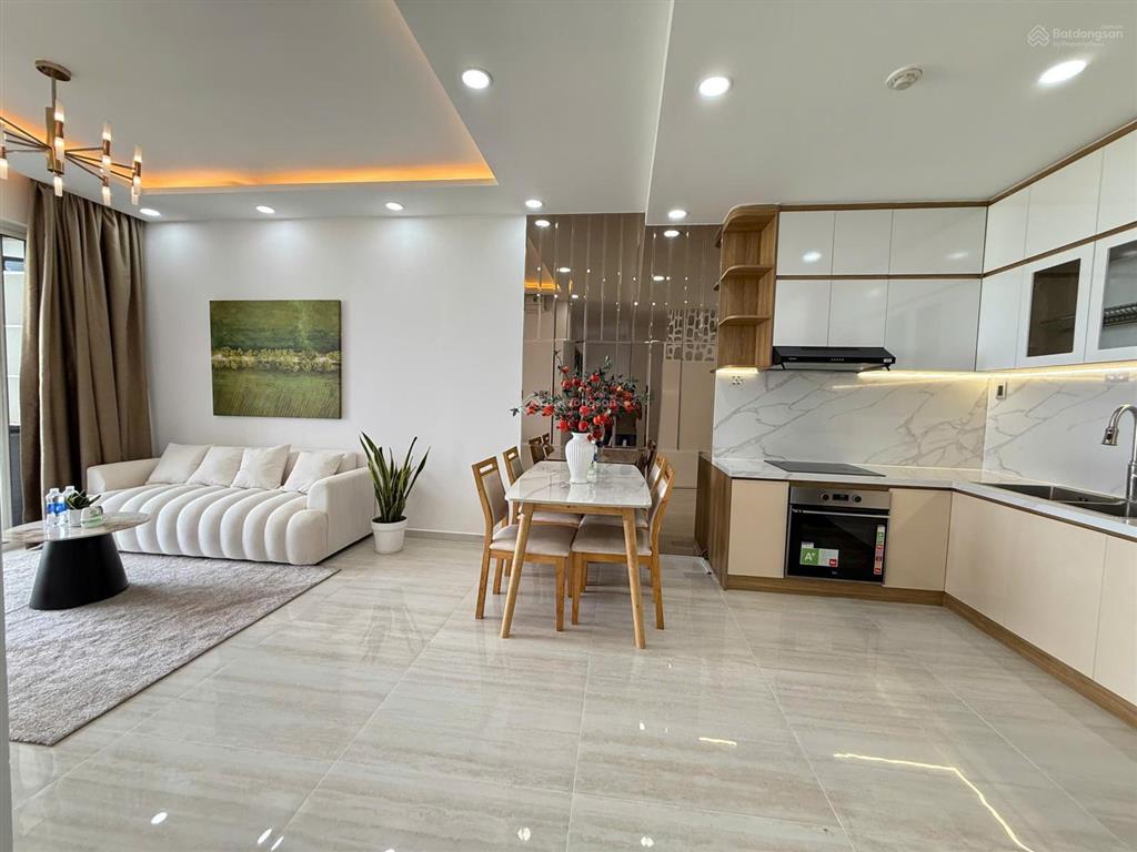 Bán sunrise city view 76m2 giá 4.930 tỷ 2pn tel 0911 339 ***