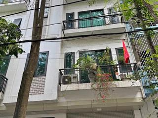 Cho thuê nhà hoàng quốc việt, dt 120m2, 5 tầng, mt 7.5m, thông sàn, thang máy