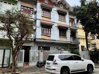 Cho thuê nhà nguyễn cơ thạch, dt 110m2, 4 tầng, mt 7m, thông sàn, nhà đẹp, 35tr/tháng
