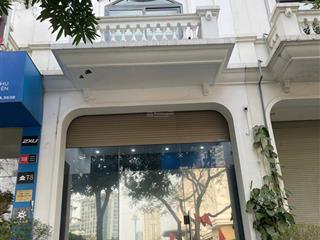 Cho thuê nhà duy tân, dt 96m2, 6 tầng, 1 lửng, 1 hầm, mt 6m, thông sàn, thang máy, 70tr/tháng