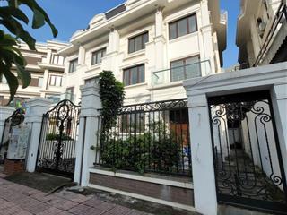 Cho thuê biệt thự nam cường, dt 200m2, 4 tầng 1 hầm, mt 8m, thang máy, nhà đẹp, giá thuê 62tr