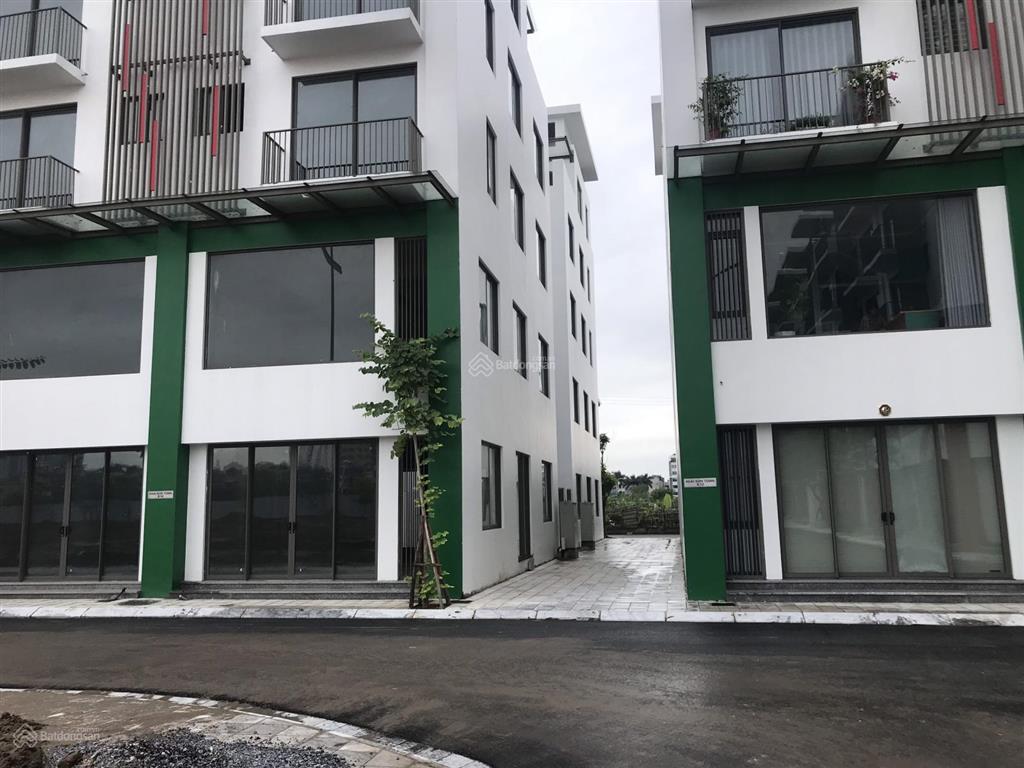 Cần bán căn góc sẻ khe 3 mặt thoáng dt 100m2, mt 6,2m vị trí đẹp, đối diện chung cư  0981 691 ***