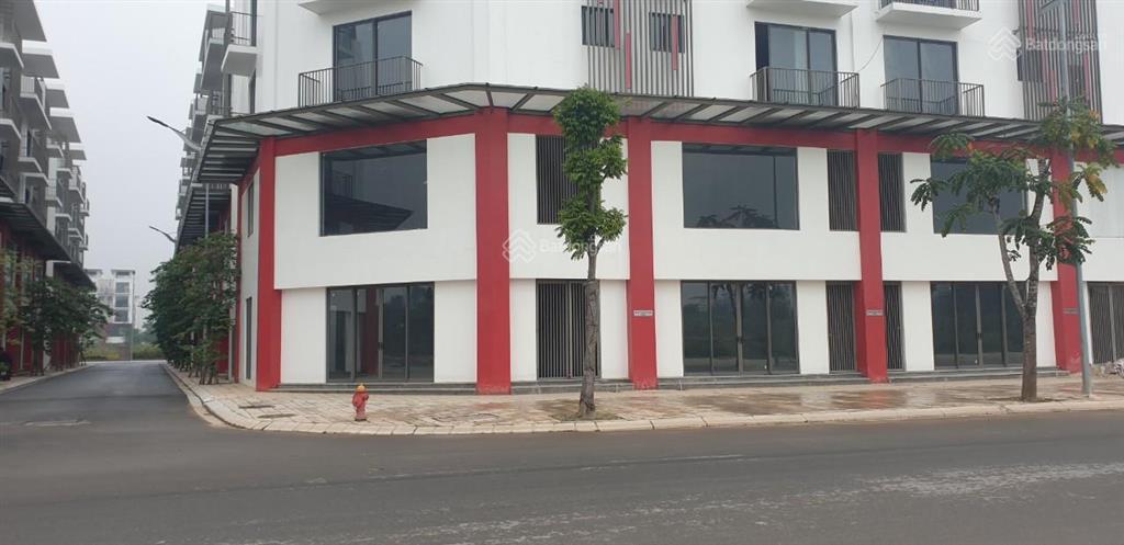 Cần bán căn góc sẻ khe 3 mặt thoáng dt 100m2, mt 6,2m vị trí đẹp, đối diện chung cư  0981 691 ***