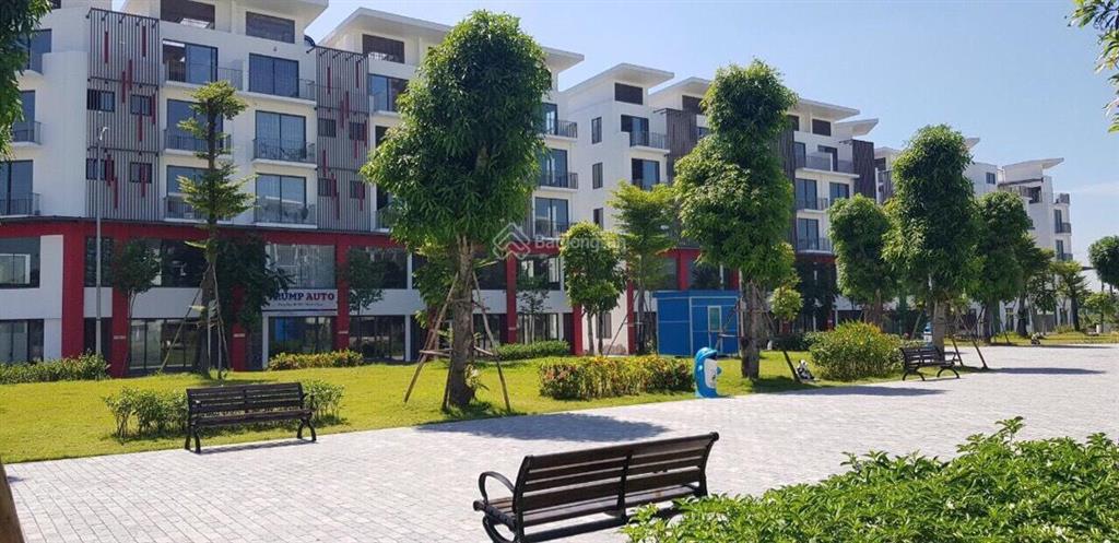 Cần bán căn góc sẻ khe 76 m2 vị trí đẹp gần chung cư tiện kinh doanh và ở  ngay 0981 691 ***