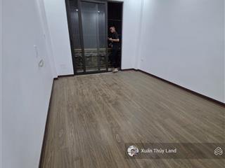 Cho thuê nhà nguyên căn nhà mới 6 tầng  phố tư đình  giá 12 triệu