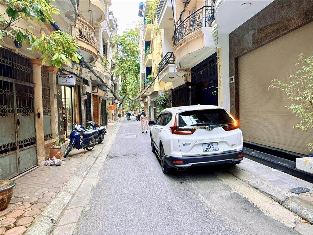 Nhỉnh 21 tỷ nhà hoàng quốc việt 65m2 phân lô ô tô vào nhà, ngõ thông,2 mặt thoáng vĩnh viễn,khu víp