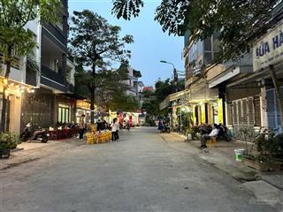 Mặt đường đào nhuận, diện tích 90m2 ngang 4.5m vị trí cực đẹp