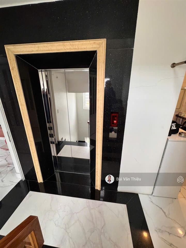 Nhà mặt đường nguyễn công hòa 6 tầng có thang máy