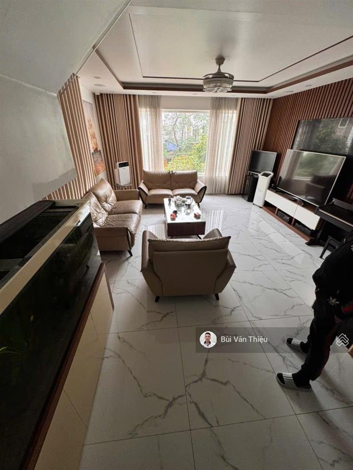 Nhà mặt đường nguyễn công hòa 6 tầng có thang máy