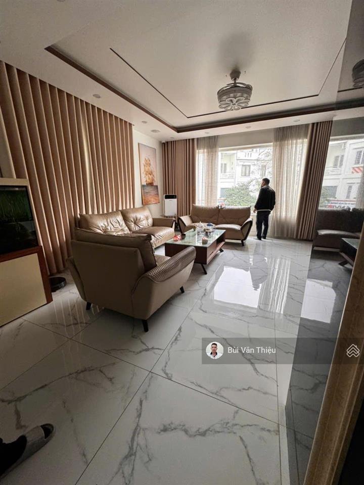 Nhà mặt đường nguyễn công hòa 6 tầng có thang máy