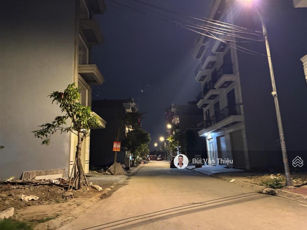 Bán lô mặt đường đào nhuận  diện tích 90m2