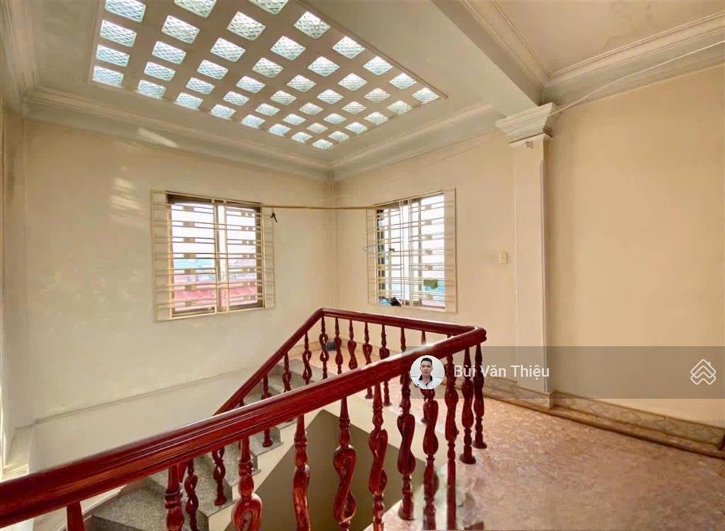 Bán nhà mặt phố hai bà trưng vị trí đẹp kinh doanh sầm uất, vỉa hè rộng